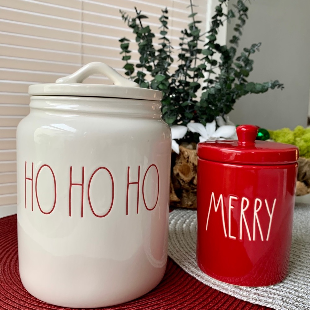 🎄Rae Dunn ‘HO HO HO’ & ‘MERRY’ Canister Set🎄